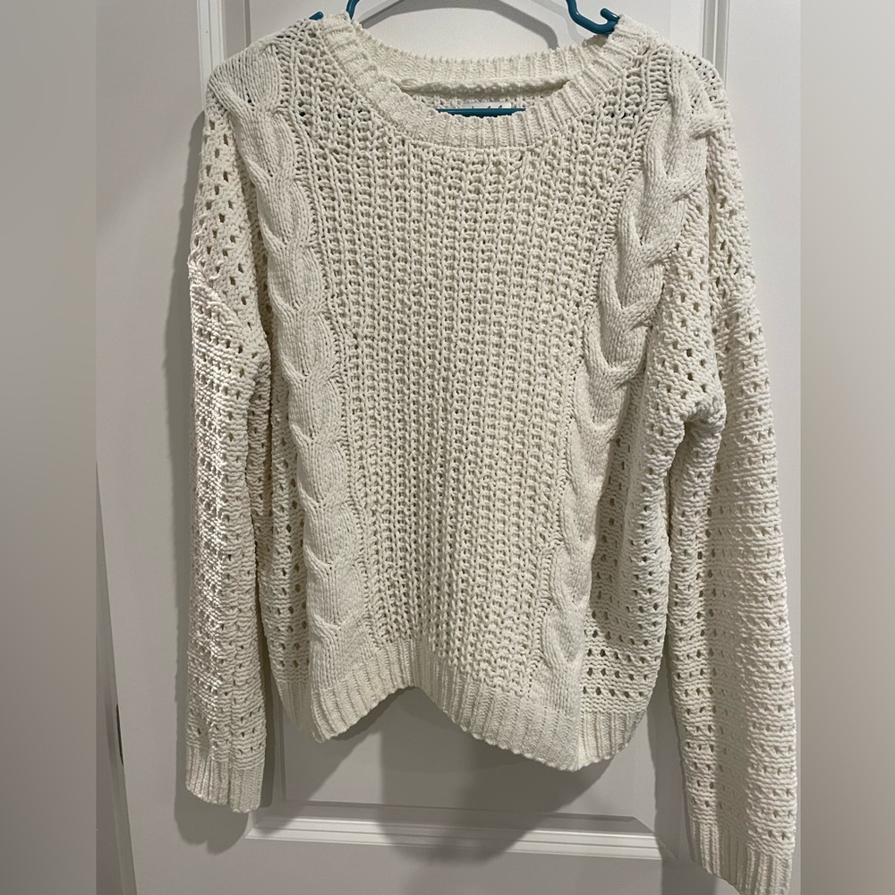 Wonderly cream cable knit sweater size Medium